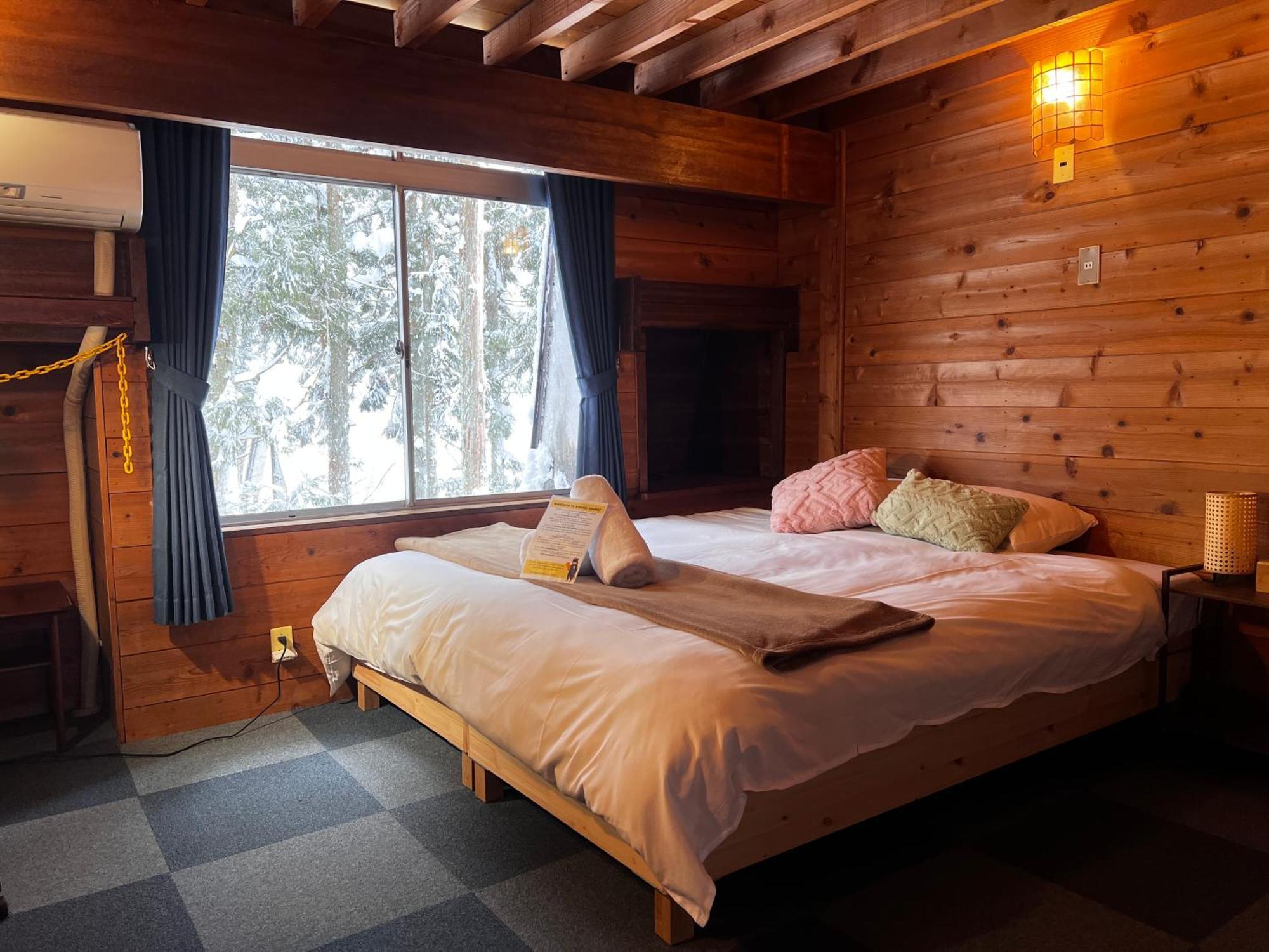 Sneaky Peaks Hotel Hakuba Buitenkant foto